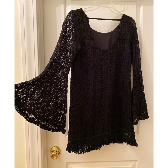 Forever 21 Dresses & Skirts - Fall FAVORITE 🍁🧡☕️ FOREVER 21 Black Lace/Crochet Fringe Bell Sleeve Dress